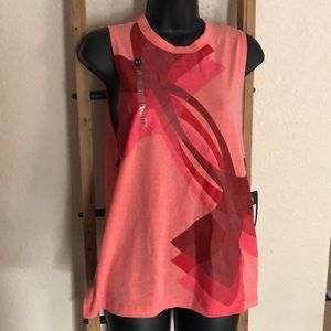 🔥🔥NWT Under Armour tank top